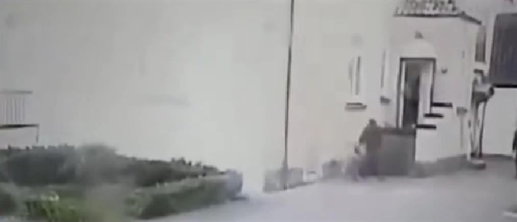 Δανία: Άνδρας εισέβαλε με μαχαίρι στην πρεσβεία του Ιράν (βίντεο)