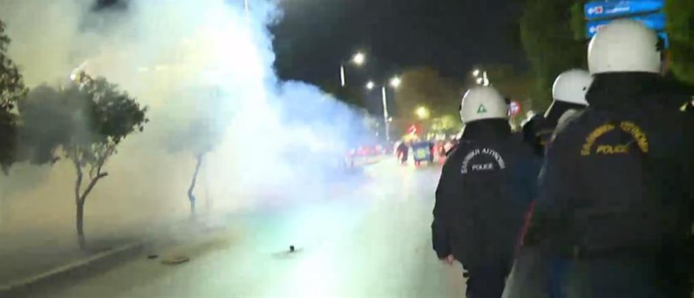 Θεσσαλονίκη: Συμπλοκές διαδηλωτών κατά του lockdown με αστυνομικούς