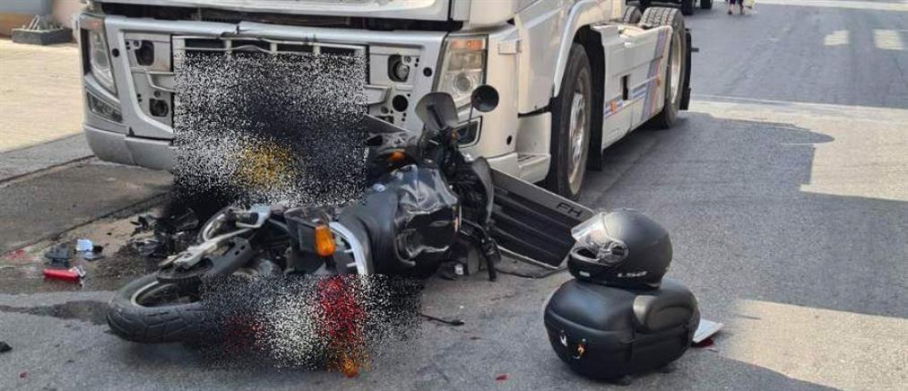 Σύρος: Νεκρός οδηγός μηχανής - Σφοδρή σύγκρουση με φορτηγό