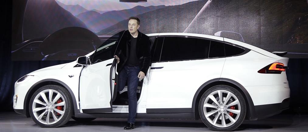 Ο Έλον Μασκ φεύγει από πρόεδρος της Tesla με ένα τεράστιο πρόστιμο