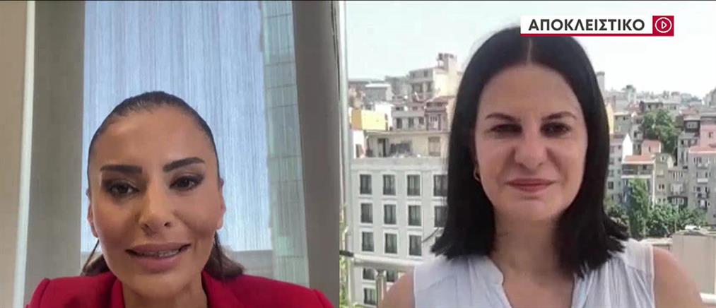Χαντέ Φιράτ: Στον ΑΝΤ1 η δημοσιογράφος που μίλησε με τον Ερντογάν μέσω βιντεοκλήσης και έβγαλε selfie με τον Μητσοτάκη