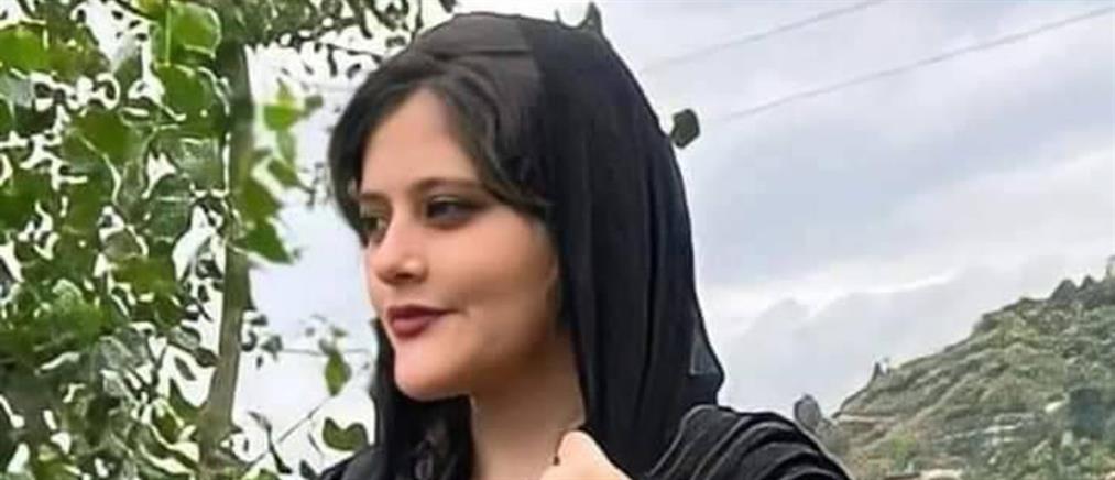 Ιράν - Μαχσά Αμινί: Συνελήφθη ξανά η δημοσιογράφος που πήρε συνέντευξη από τον πατέρα της