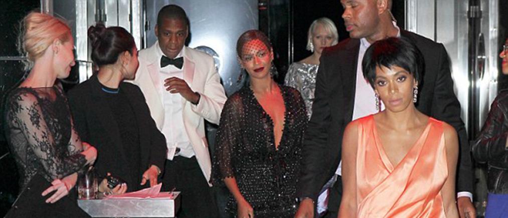 Βόμβα από τον πατέρα της Beyonce: «Στημένος ο καβγάς στο ασανσέρ»