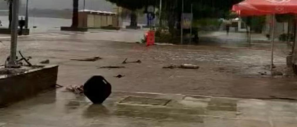Κακοκαιρία “Daniel”: Εγκλωβισμένοι, πλημμύρες και καταστροφές και στα Μέθανα (εικόνες)