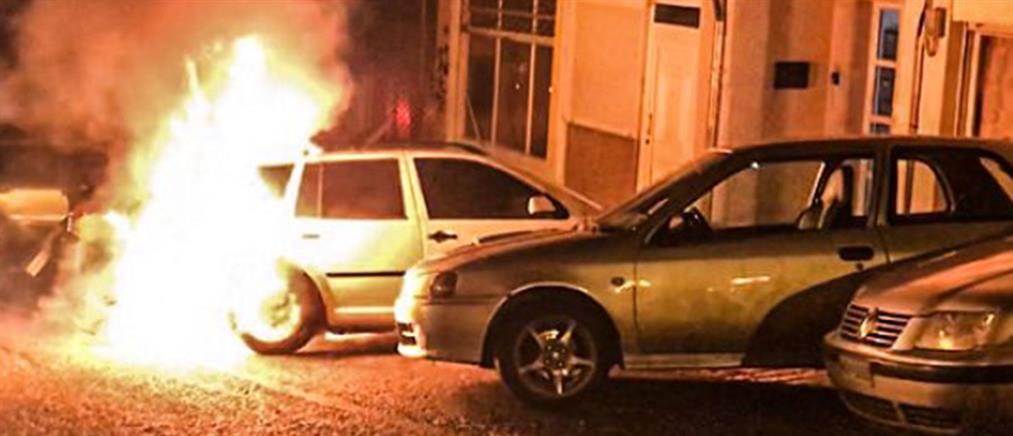 Πυρπόλησαν αυτοκίνητο Τούρκου διπλωμάτη στη Θεσσαλονίκη (εικόνες)