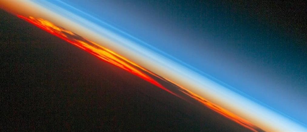 Η NASA φωτογραφίζει το πιο εντυπωσιακό ηλιοβασίλεμα (φωτό & βίντεο)