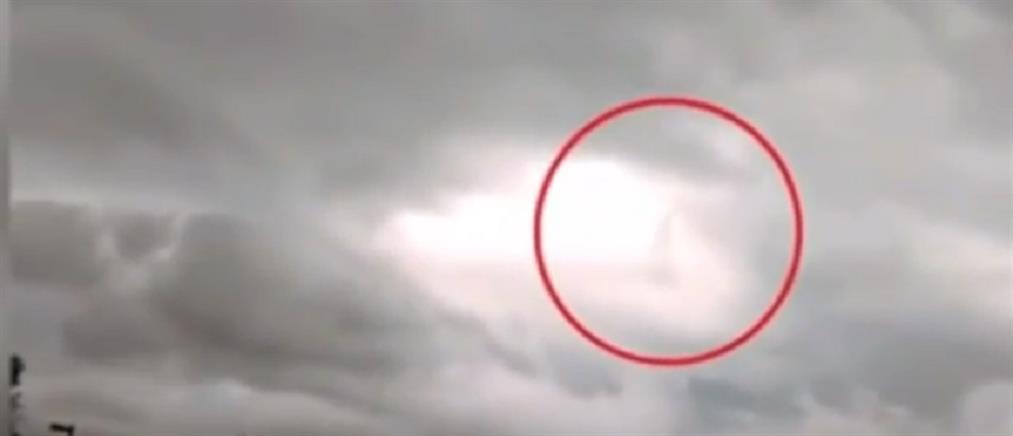Βίντεο σοκ: ο Θεός περπατά στα... σύννεφα;