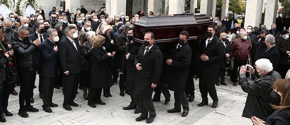 Κηδεία Δημήτρη Τσοβόλα: Θλίψη στο τελευταίο “αντίο” (εικόνες)