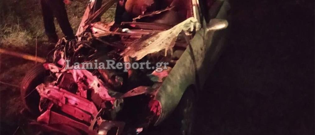 Τροχαίο στην Λαμία: Νεκρός 30χρονος - Διαλύθηκε το αυτοκίνητο του (εικόνες)