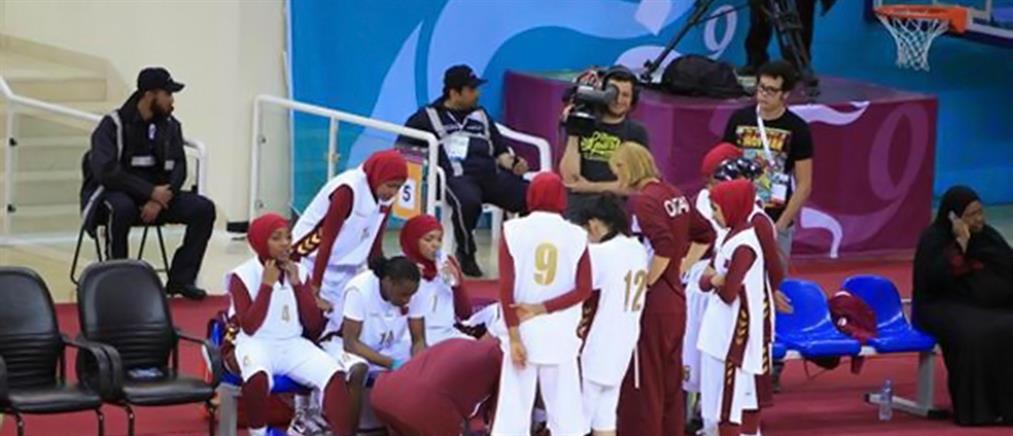 Έφυγαν από το γήπεδο οι αθλήτριες της ομάδας μπάσκετ του Κατάρ λόγω μαντίλας!