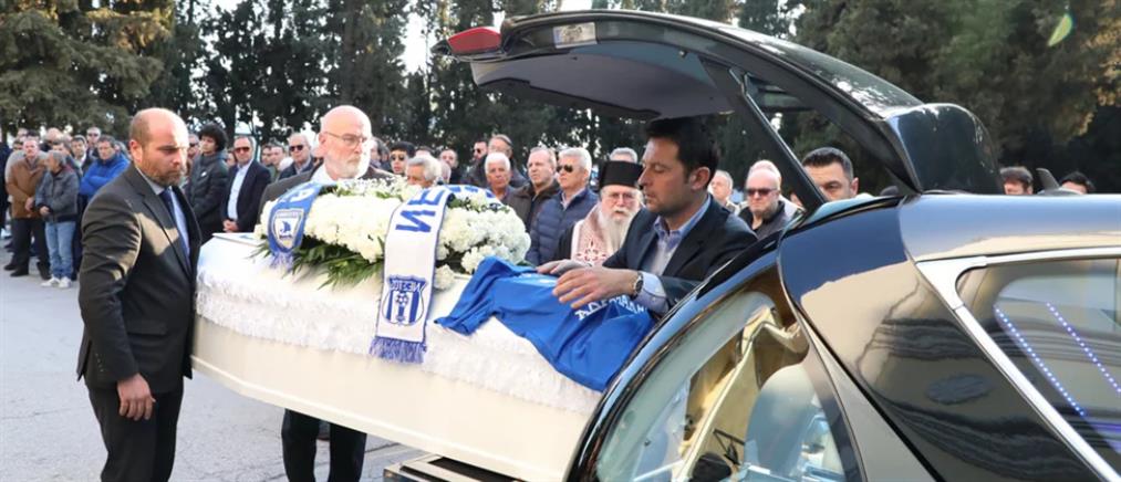 Τραγωδία στα Τέμπη: ράγισαν καρδιές στην κηδεία του Καβαλιώτη ποδοσφαιριστή (εικόνες)