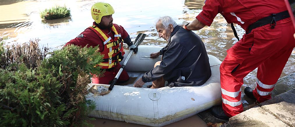 Πλημμύρες: πάνω από 4500 διασώσεις πραγματοποίησε η Πυροσβεστική