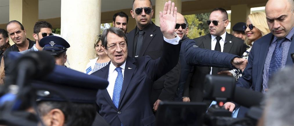 Κυπριακές εκλογές: νίκη του Αναστασιάδη δείχνουν τα exit poll