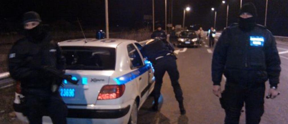 Καταδίωξη στον Κορυδαλλό: Πέταξαν το συρτάρι της ταμειακής στους αστυνομικούς
