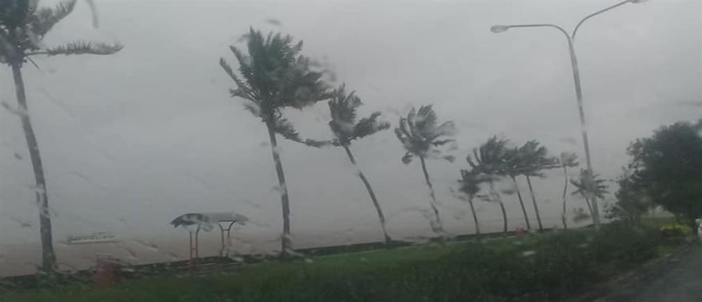 Νέος κυκλώνας πλήττει τα νησιά Φίτζι (βίντεο)