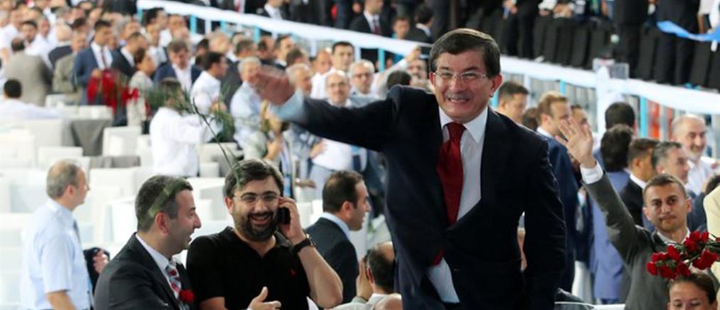 Τουρκία: Και επίσημα αρχηγός του ΑΚΡ ο Νταβούτογλου