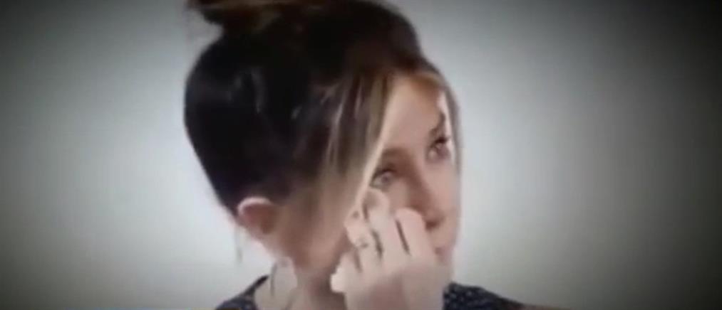 Η ερώτηση ενός έφηβου έκανε την Άνιστον να δακρύσει on camera (βίντεο)