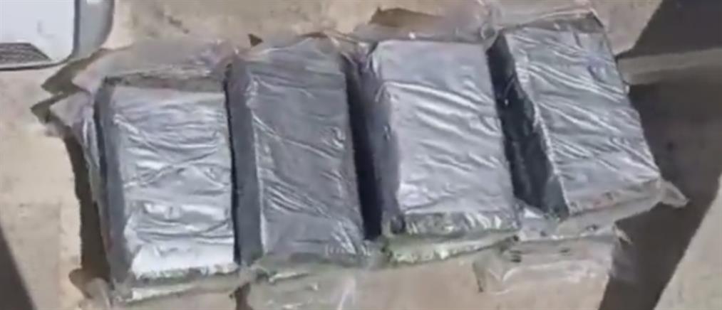 Πειραιάς: Πάνω από 17 κιλά κοκαΐνης σε εμπορευματοκιβώτιο στο λιμάνι (βίντεο)