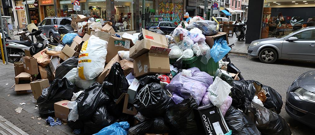 Θεσσαλονίκη: “Βουνά” τα σκουπίδια στην πόλη (εικόνες)