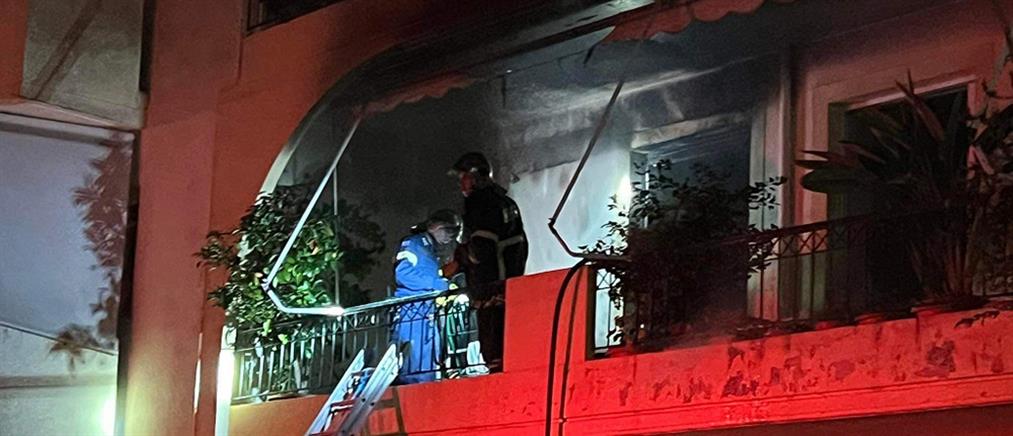 Αγρίνιο: Έβαλε φωτιά στο σπίτι του κι έκανε βουτιά θανάτου στο κενό (εικόνες)