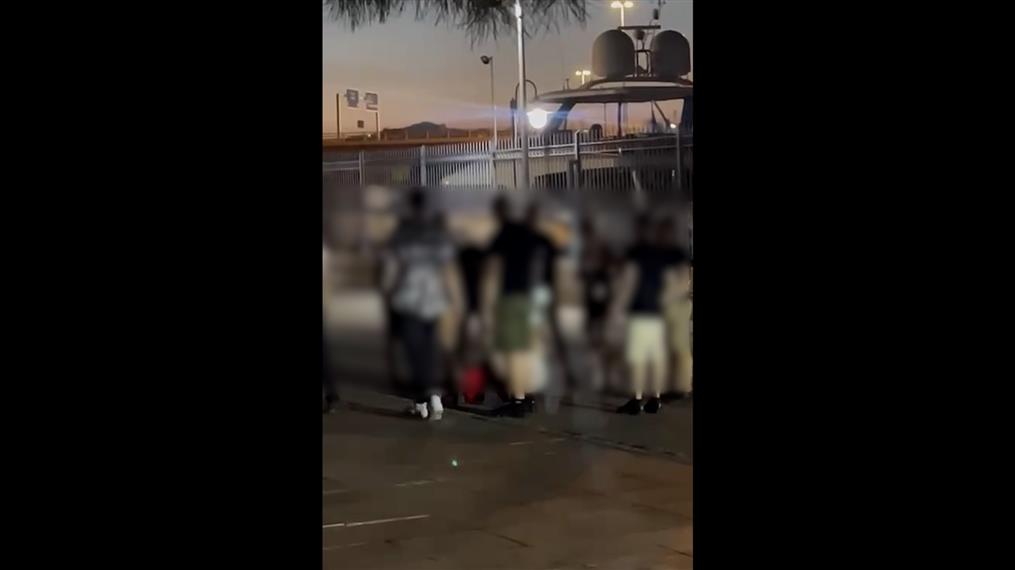 Βίντεο ντοκουμέντο από την στιγμή που η 16χρονη μαχαιρώνει την 19χρονη στον Πειραιά