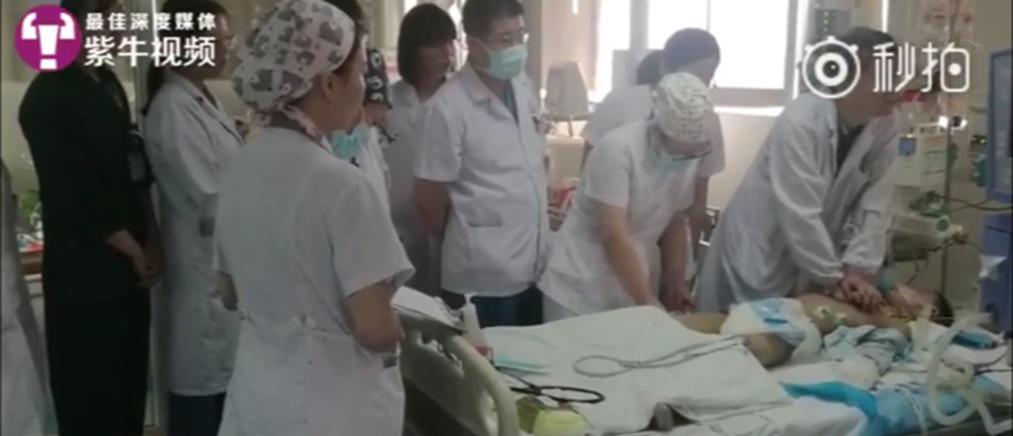 Τριάντα γιατροί, επί 5 ώρες, έκαναν 30000 μαλάξεις για να επαναφέρουν στη ζωή έναν 8χρονο (βίντεο)
