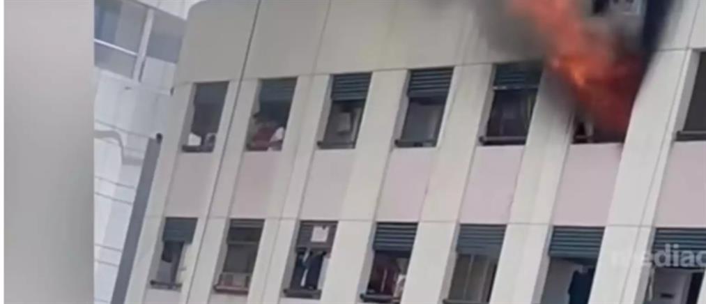Ντουμπάι: Φονική φωτιά σε πολυκατοικία (εικόνες)