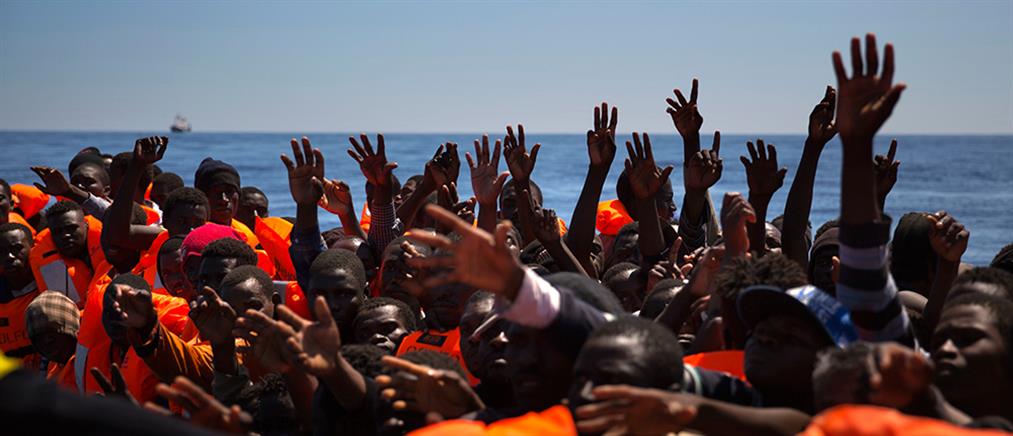 Σκάφος με μετανάστες και πρόσφυγες εξέπεμψε σήμα κινδύνου