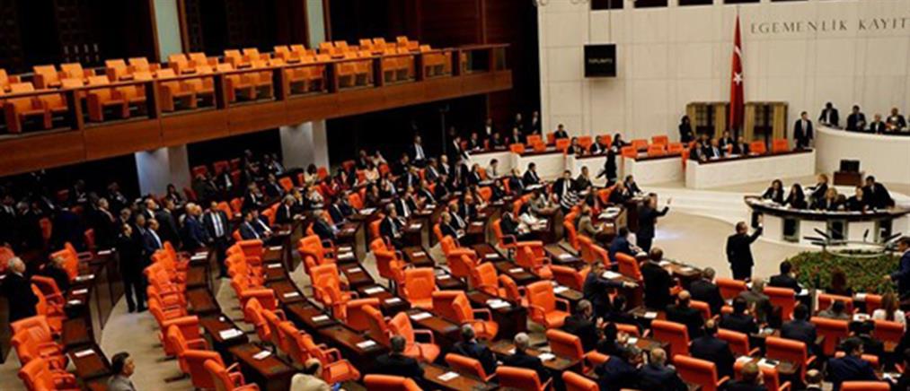 Τουρκία: ψηφίστηκε το διάταγμα για πολεμικές επιχειρήσεις σε Ιράκ και Συρία