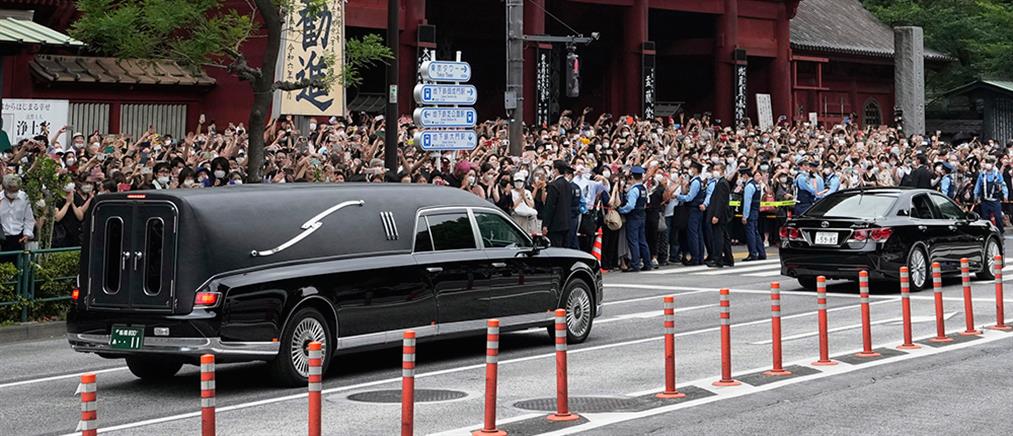 Κηδεία Σίνζο Άμπε: Θρήνος για τον πρώην πρωθυπουργό που δολοφονήθηκε (εικόνες)