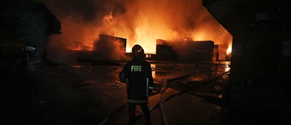 Φονική φωτιά στο Μπανγκλαντές: Τρίτη ημέρα μάχης με τις φλόγες