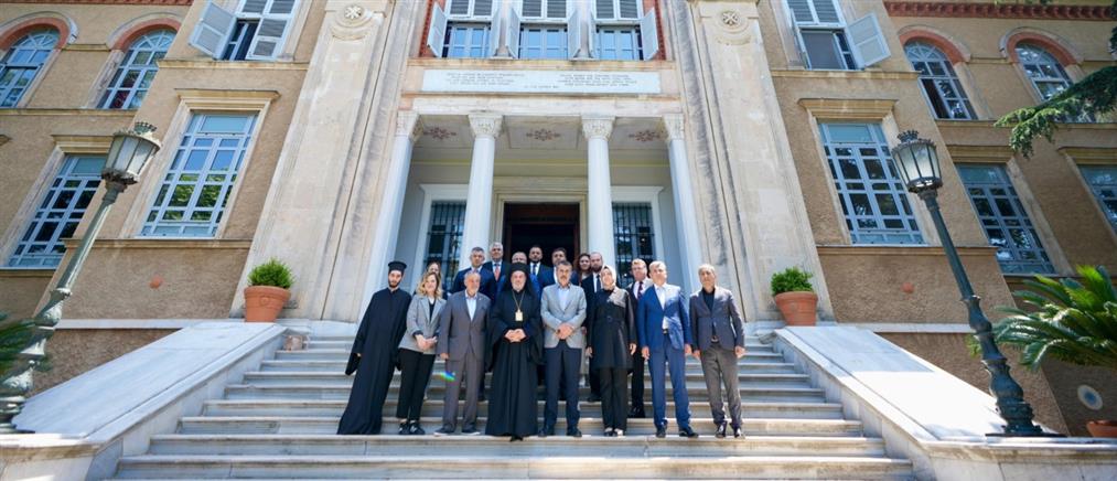 Γενί Ακίτ για Θεολογική Σχολή Χάλκης: Πρώτα τζαμί στην Αθήνα και μετά “σχολείο παπάδων” στην Πόλη
