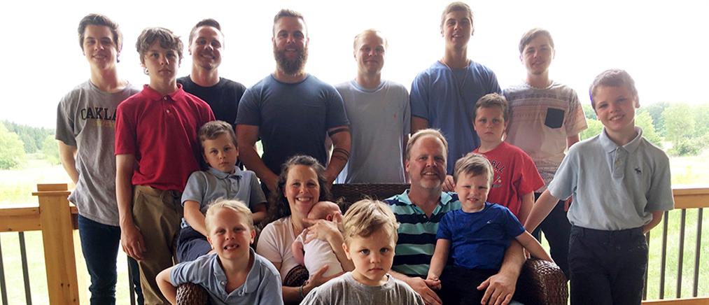 Οικογένεια έκανε 14 γιους μέχρι να φέρει στον κόσμο μια κόρη (εικόνες)
