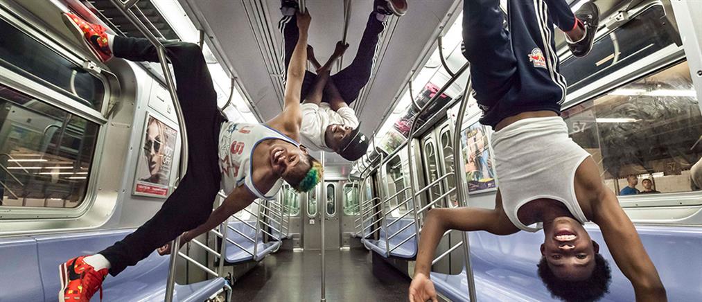 Ξέφρενο πάρτι με απίθανα ακροβατικά στο μετρό της Νέας Υόρκης