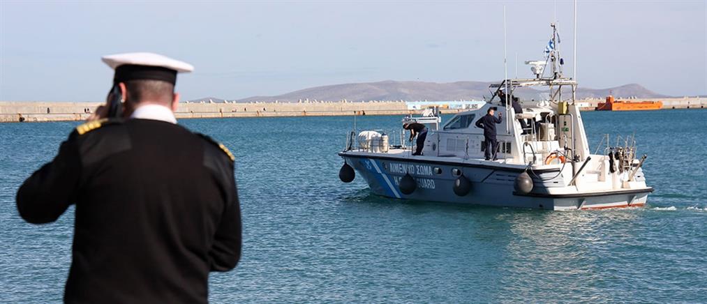 Σαλαμίνα: Επιβάτης πλοίου έπεσε στη θάλασσα
