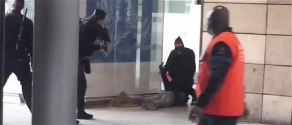 Επίθεση κατά αστυνομικών σε σιδηροδρομικό σταθμό του Παρισιού (βίντεο)