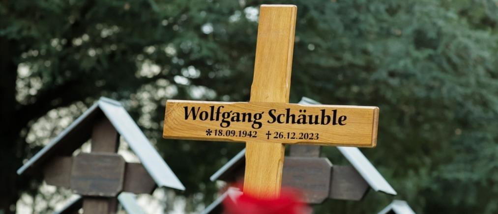 Βόλφανγκ Σόιμπλε: Κηδεία με...ηχηρή απουσία (εικόνες)