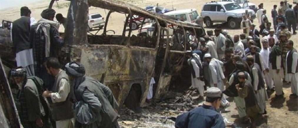 Τραγωδία στο Αφγανιστάν: Δεκάδες νεκροί από σύγκρουση λεωφορείου με βυτιοφόρο