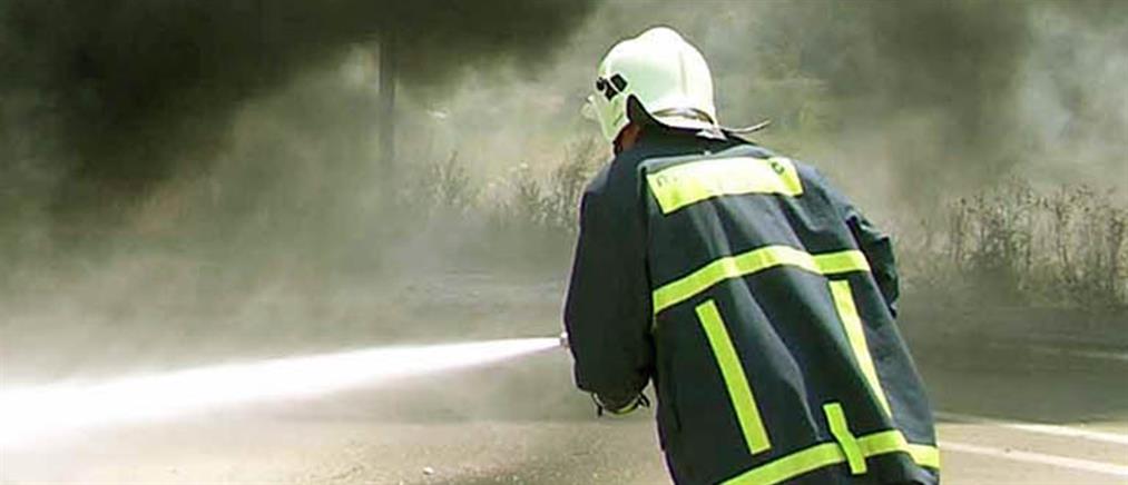 Φωτιά στον Κορυδαλλό - Συναγερμός στην πυροσβεστική