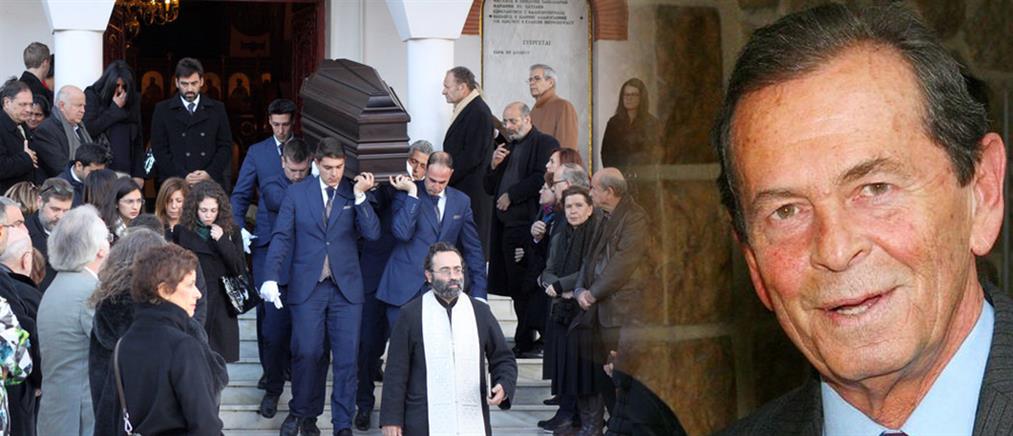 Συγκίνηση στη κηδεία του Αλέξη Μάρδα -Συντετριμμένη η Τάνια Τρύπη (φωτο)