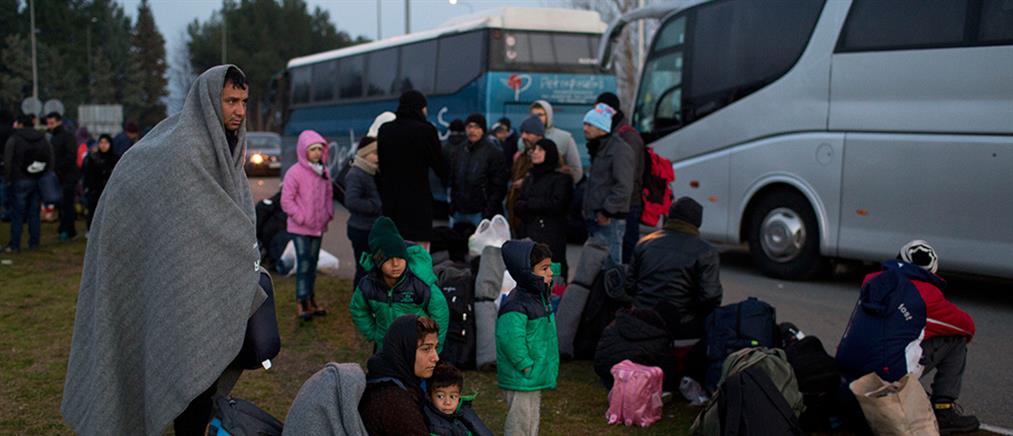 Απέραντο “hot spot” με 2000 πρόσφυγες η Εθνική οδός Αθηνών-Λαμίας