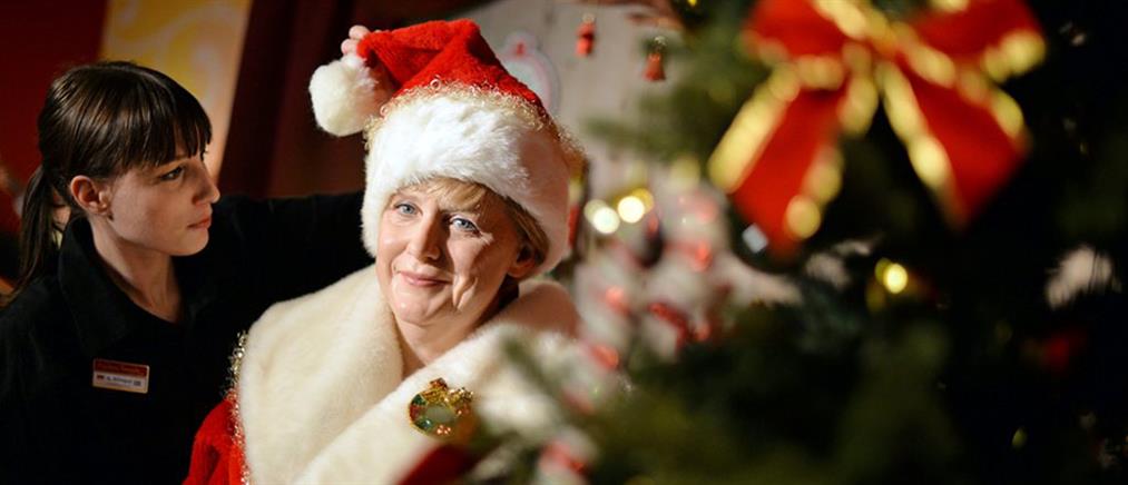 Η Μέρκελ ως… Άγιος Βασίλης στο Madame Tussauds
