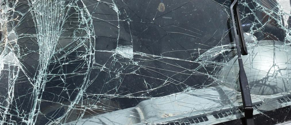 Ενδοοικογενειακή βία: Έσπασε το αμάξι της πρώην του με ρόπαλο ενώ περίμενε σε διάβαση