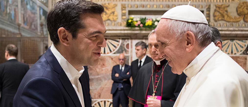 Ο Πάπας ευχαρίστησε τον Τσίπρα για “όσα κάνει για τους φτωχούς”