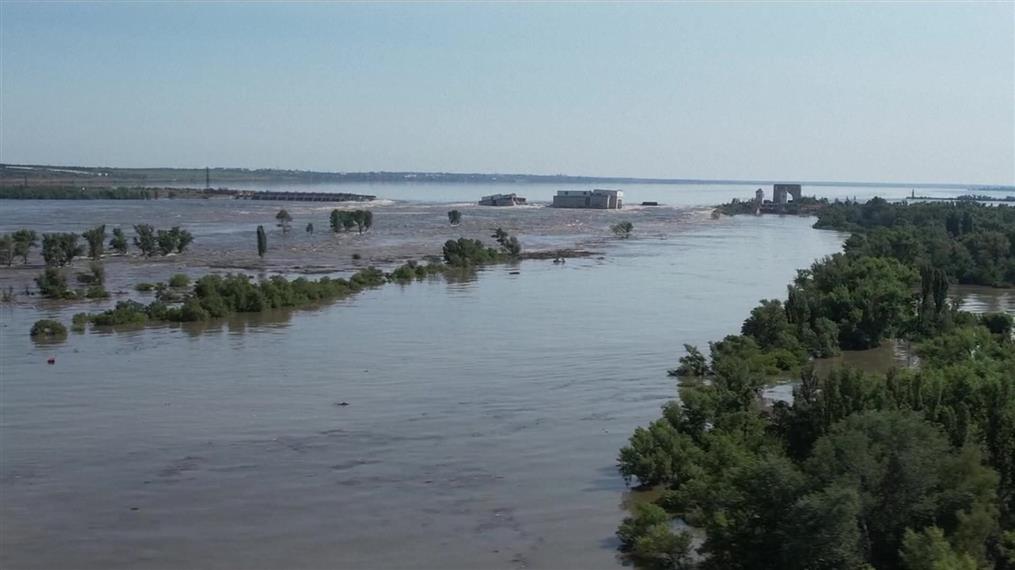 Χερσώνα: Πλημμύρες από την ανατίναξη πελώριου φράγματος