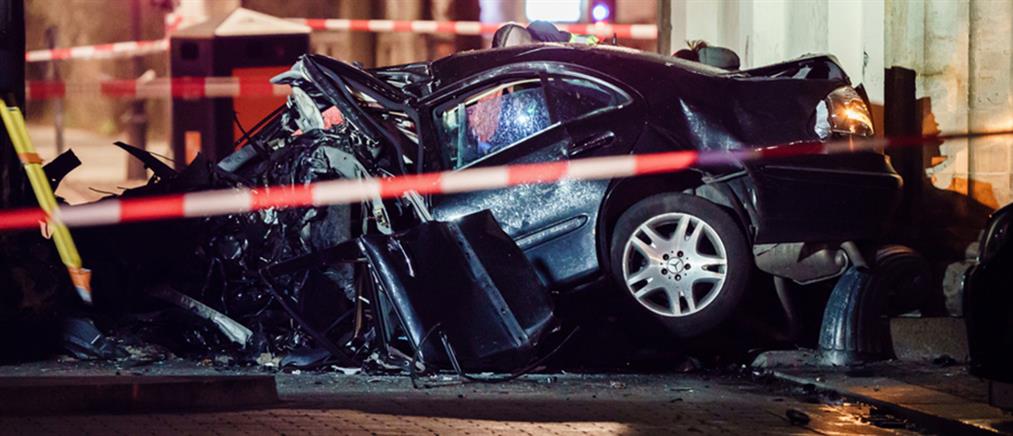 Γερμανία: Αυτοκίνητο έπεσε πάνω στην πύλη του Βρανδεμβούργου