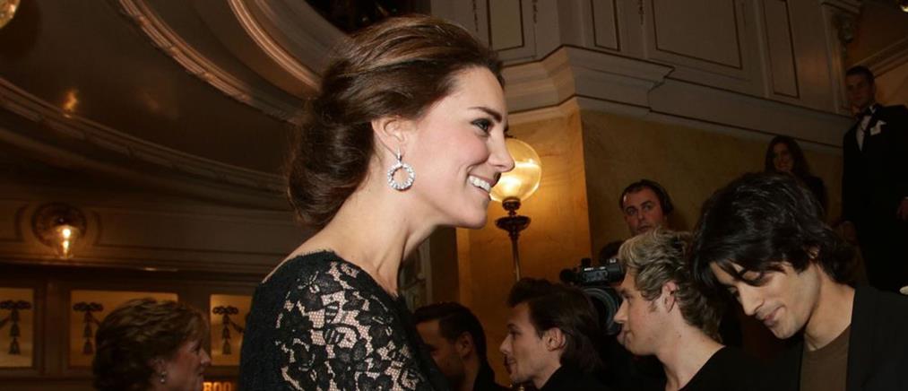 Αριστοκρατική εμφάνιση της εγκυμονούσας Kate Middleton