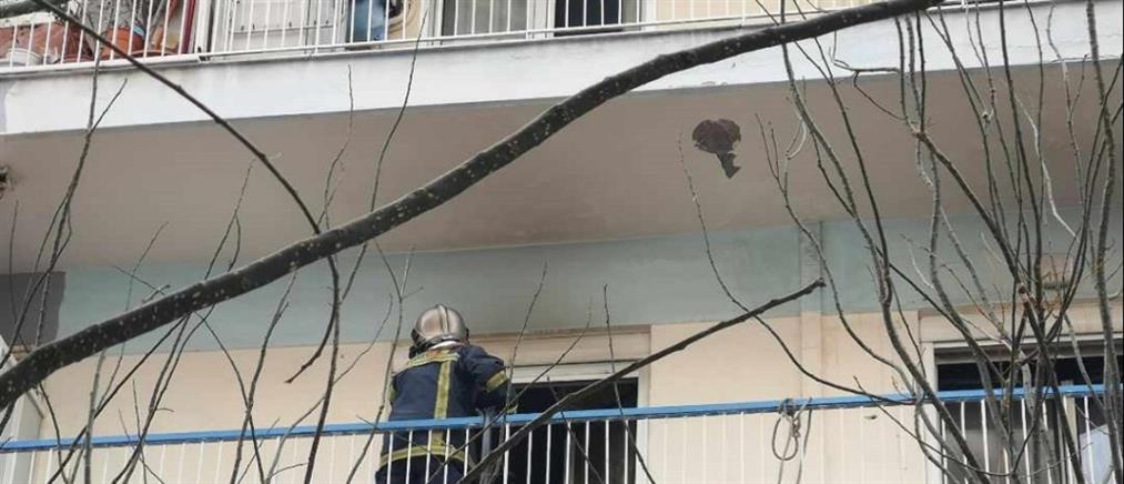Θεσσαλονίκη: εντοπίστηκε νεκρός άνδρας από φωτιά σε διαμέρισμα (εικόνες)