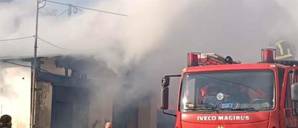 Θεσσαλονίκη: Στις φλόγες αποθήκη στον Λαγκαδά (βίντεο)