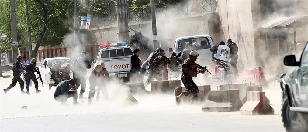 Μακελειό από διπλή βομβιστική επίθεση στην Καμπούλ (βίντεο)